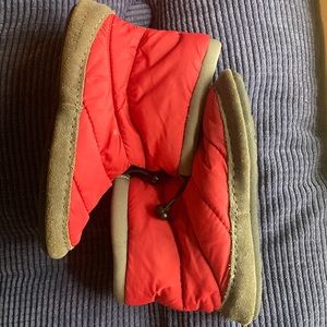 Lands End Boys down booties size 2 Red